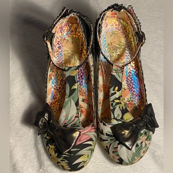 Irregular Choice VTG “Bloxy” pumps,black/tropical print,T strap,metallic heel, 8 - Picture 4 of 14